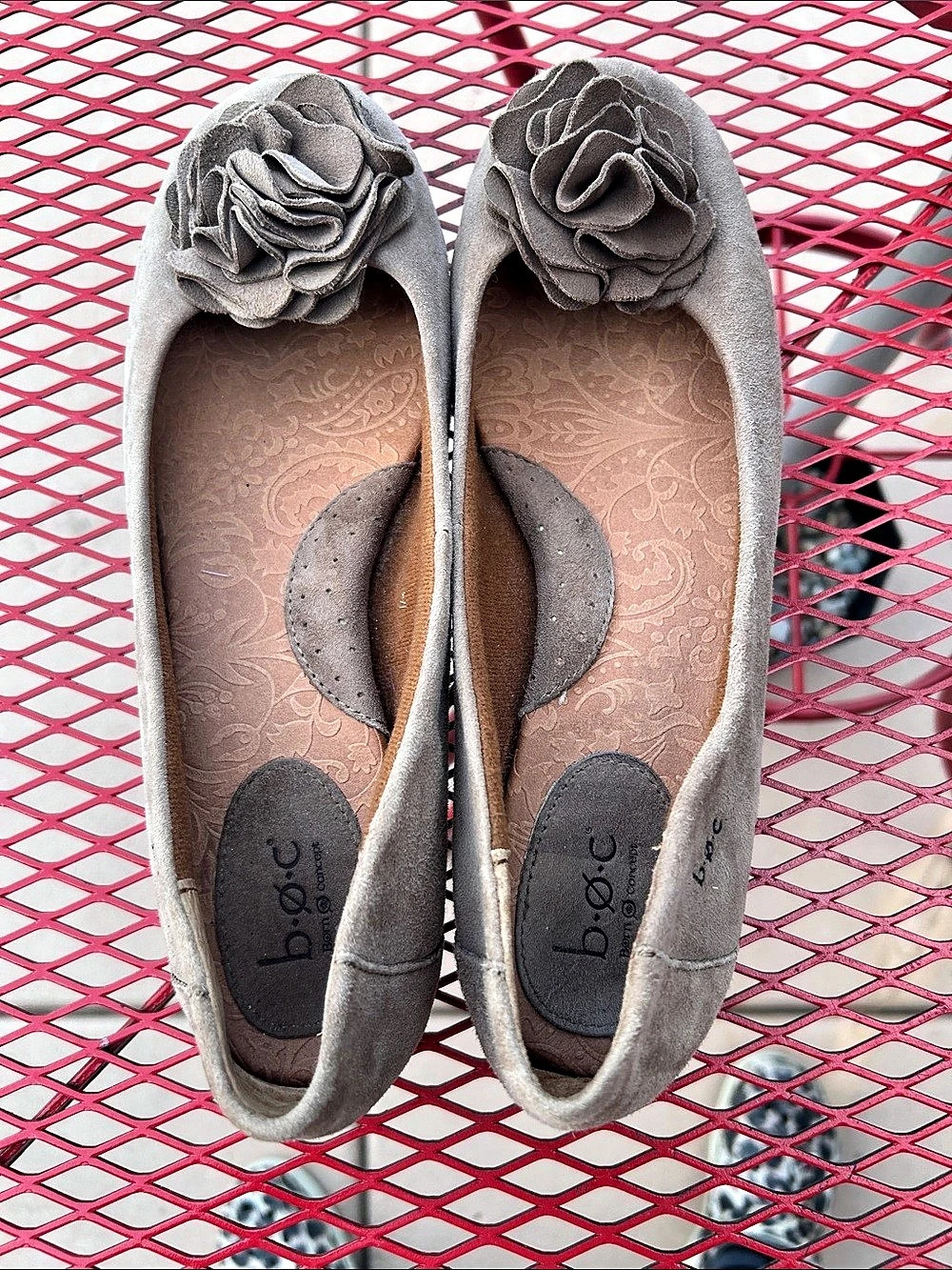 b.o.c. Peony Flat Women's Gray Floral Flats